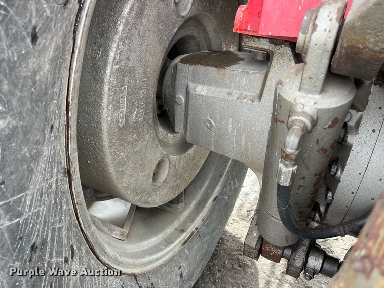 image for item LA9784 1982 Massey Ferguson 2775  tractor