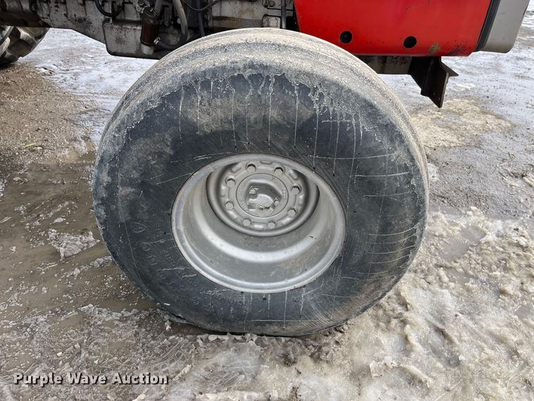 image for item LA9784 1982 Massey Ferguson 2775  tractor