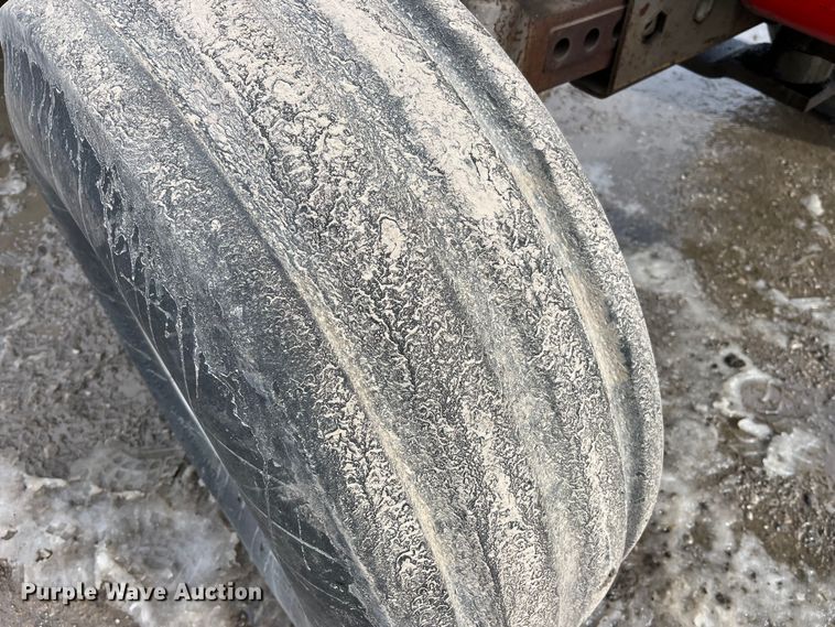 image for item LA9784 1982 Massey Ferguson 2775  tractor