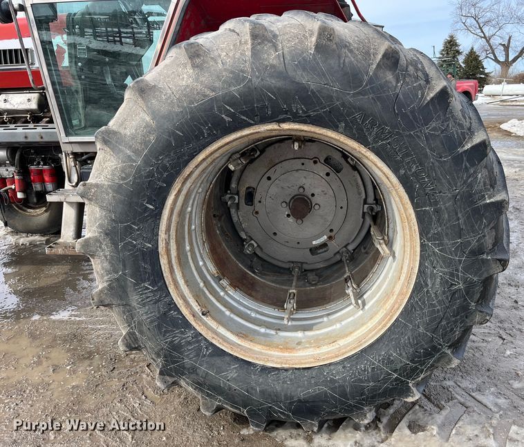 image for item LA9784 1982 Massey Ferguson 2775  tractor