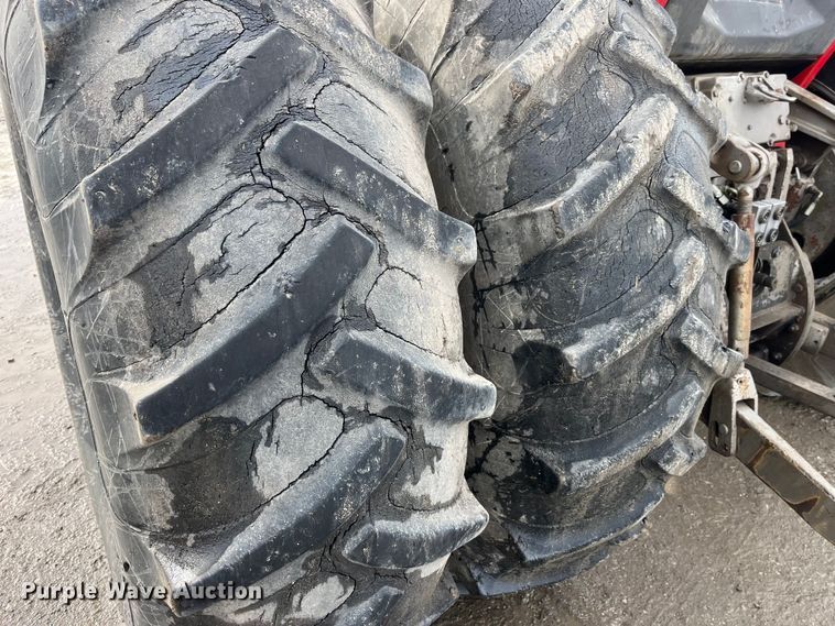 image for item LA9784 1982 Massey Ferguson 2775  tractor