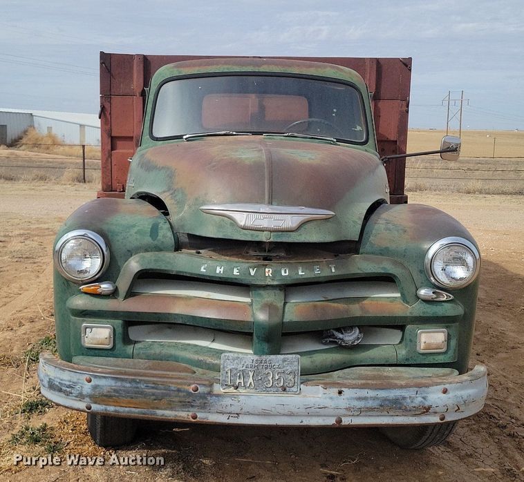 image for item LG9513 1954 Chevrolet 6400 grain truck