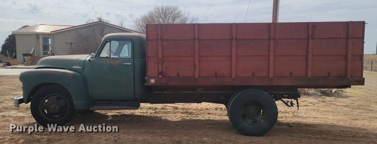 image for item LG9513 1954 Chevrolet 6400 grain truck