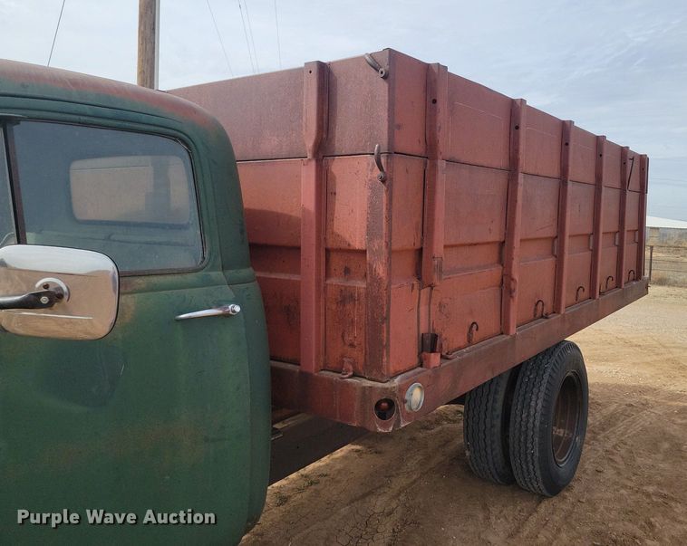 image for item LG9513 1954 Chevrolet 6400 grain truck