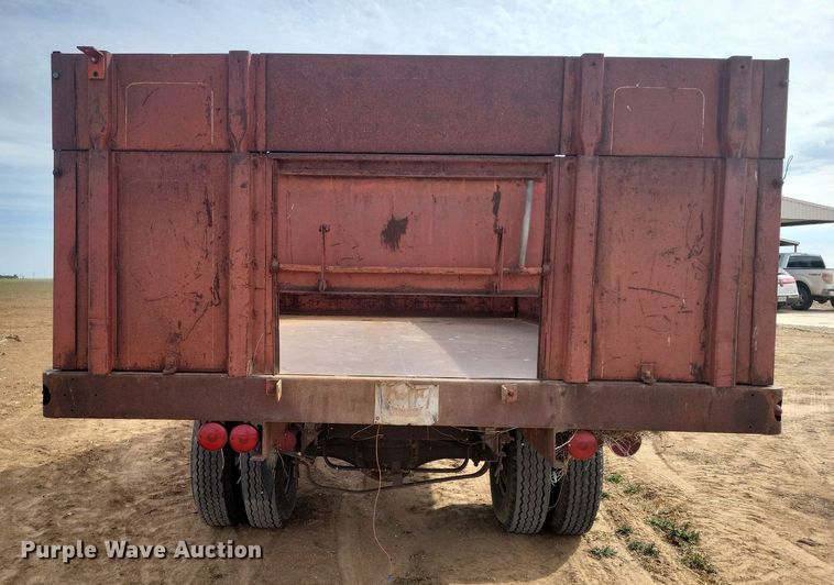 image for item LG9513 1954 Chevrolet 6400 grain truck