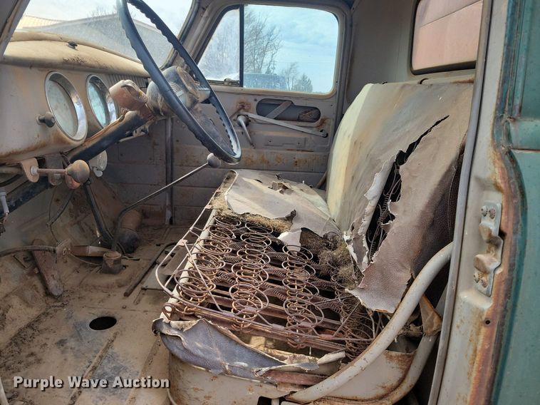 image for item LG9513 1954 Chevrolet 6400 grain truck