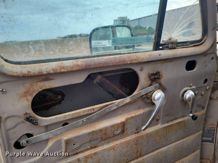 image for item LG9513 1954 Chevrolet 6400 grain truck