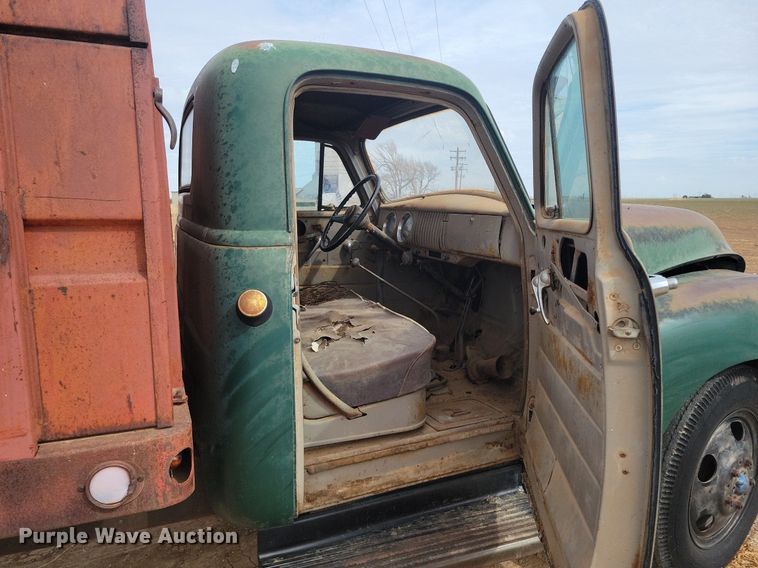 image for item LG9513 1954 Chevrolet 6400 grain truck