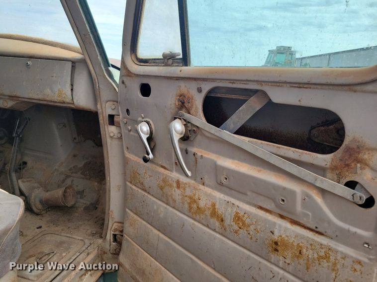 image for item LG9513 1954 Chevrolet 6400 grain truck