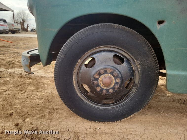 image for item LG9513 1954 Chevrolet 6400 grain truck