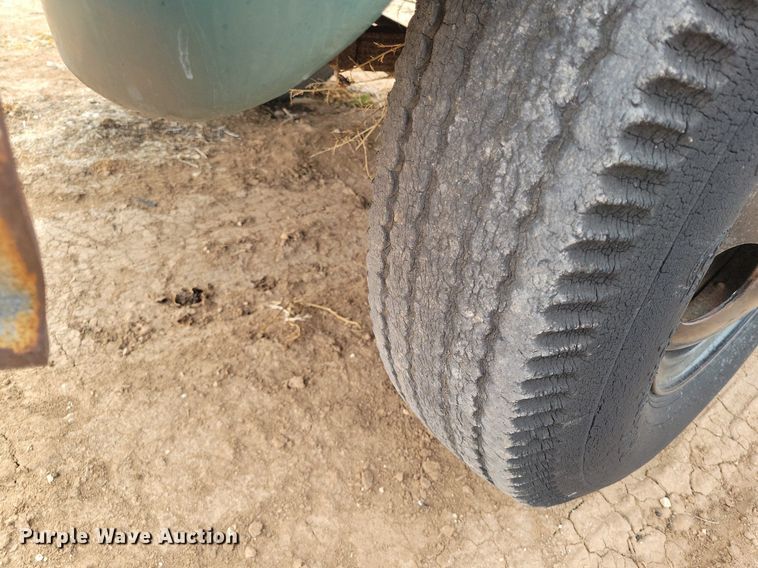 image for item LG9513 1954 Chevrolet 6400 grain truck