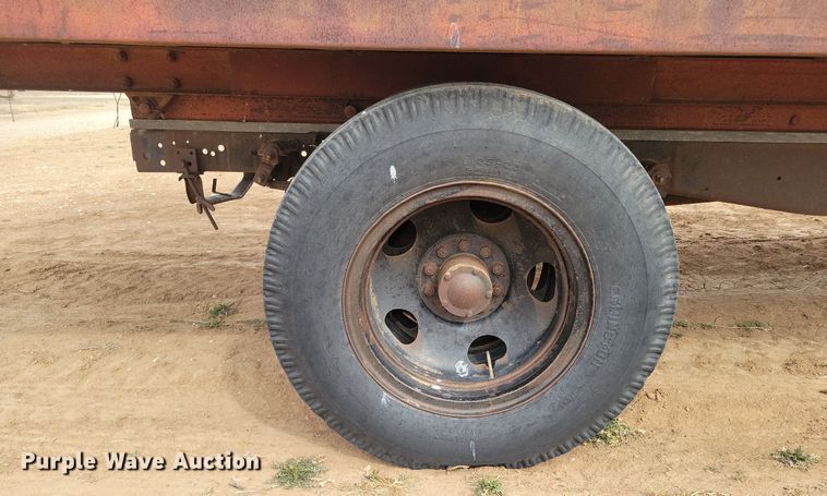 image for item LG9513 1954 Chevrolet 6400 grain truck