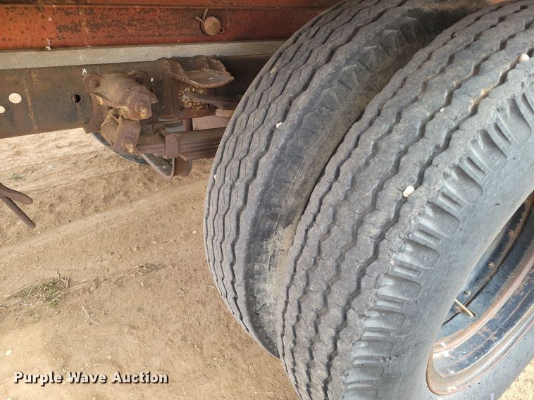 image for item LG9513 1954 Chevrolet 6400 grain truck