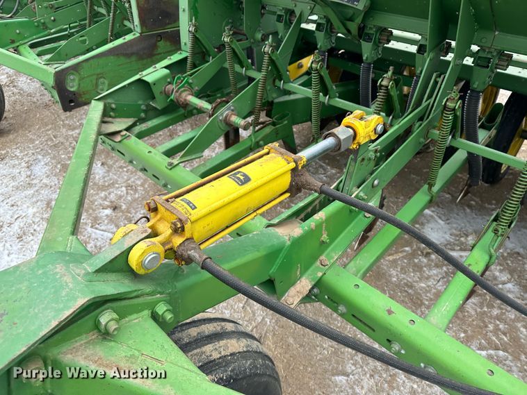 image for item LT9043 (2) John Deere 9300 hoe grain drills