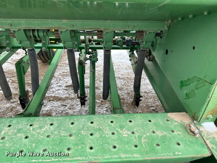 image for item LT9043 (2) John Deere 9300 hoe grain drills