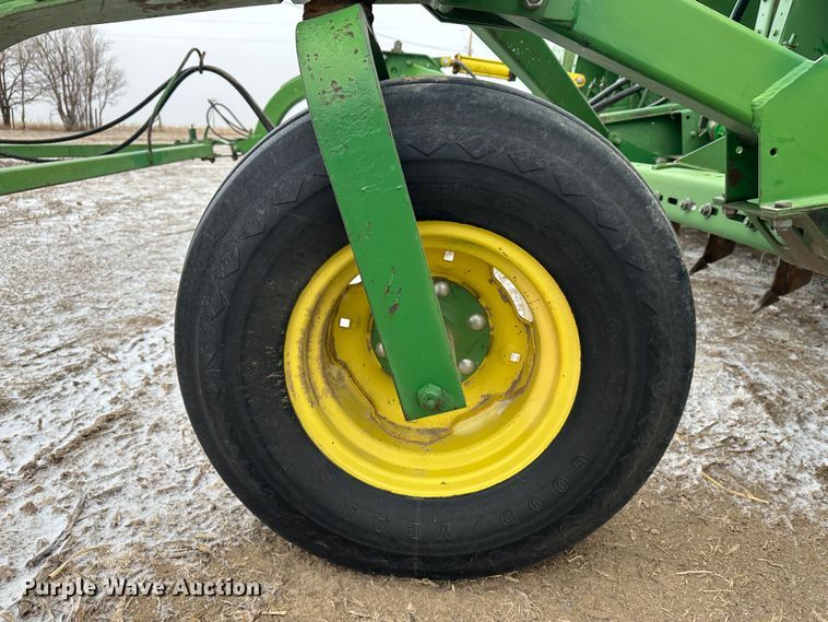 image for item LT9043 (2) John Deere 9300 hoe grain drills