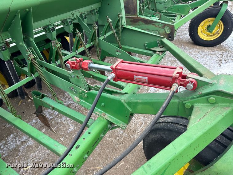 image for item LT9043 (2) John Deere 9300 hoe grain drills