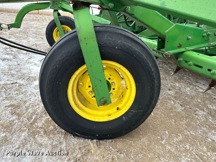 image for item LT9043 (2) John Deere 9300 hoe grain drills