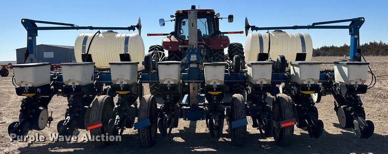 image for item LT9045 Kinze 3500  no-till planter