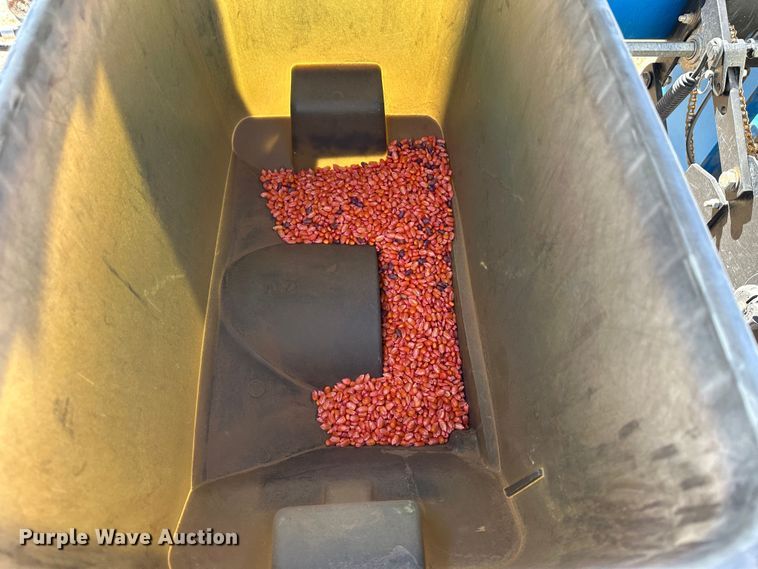 image for item LT9045 Kinze 3500  no-till planter