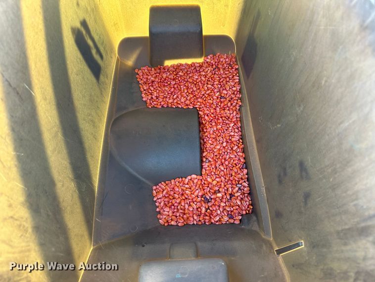 image for item LT9045 Kinze 3500  no-till planter