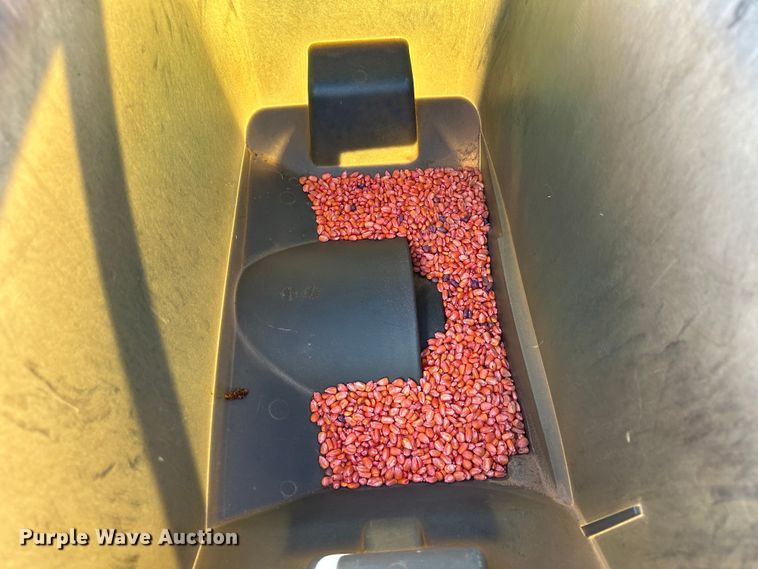 image for item LT9045 Kinze 3500  no-till planter