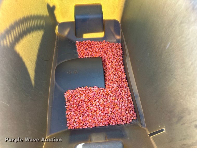 image for item LT9045 Kinze 3500  no-till planter