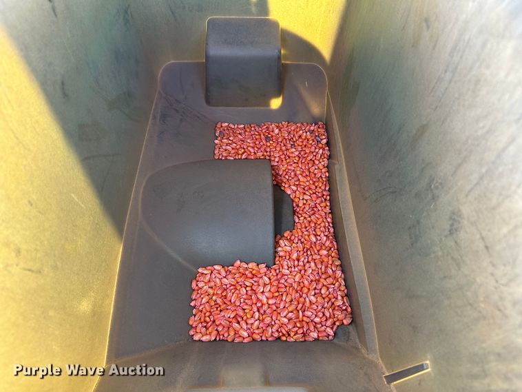 image for item LT9045 Kinze 3500  no-till planter