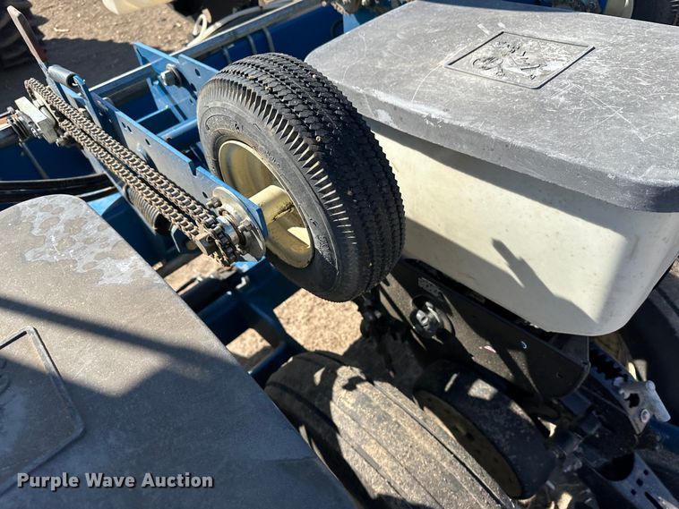 image for item LT9045 Kinze 3500  no-till planter