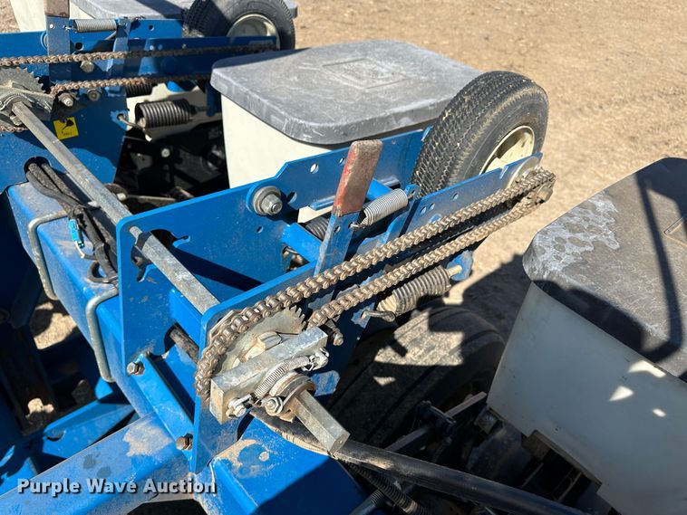 image for item LT9045 Kinze 3500  no-till planter