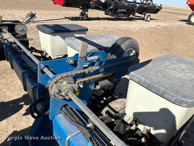 image for item LT9045 Kinze 3500  no-till planter