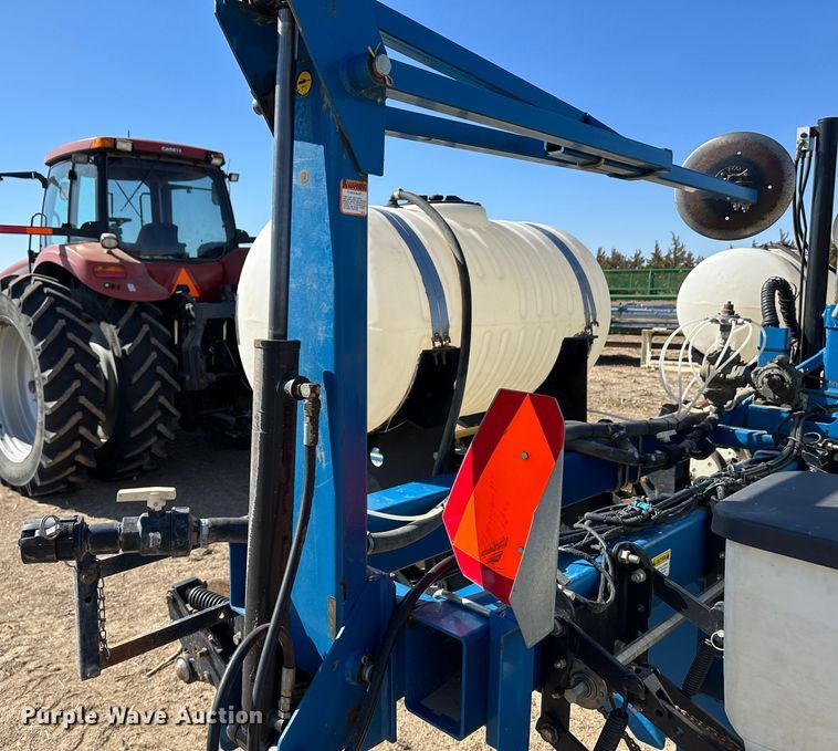 image for item LT9045 Kinze 3500  no-till planter