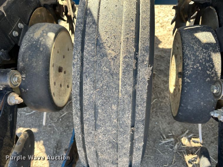 image for item LT9045 Kinze 3500  no-till planter