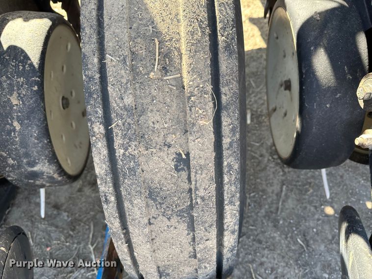 image for item LT9045 Kinze 3500  no-till planter