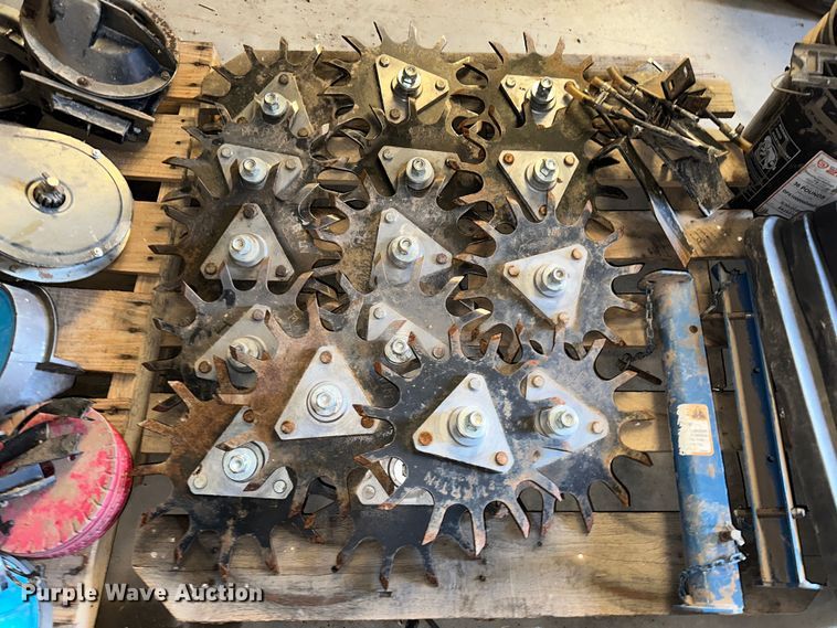 image for item LT9045 Kinze 3500  no-till planter