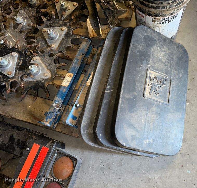 image for item LT9045 Kinze 3500  no-till planter