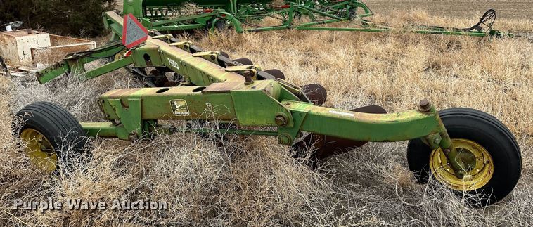 image for item LT9457 John Deere 3600  plow