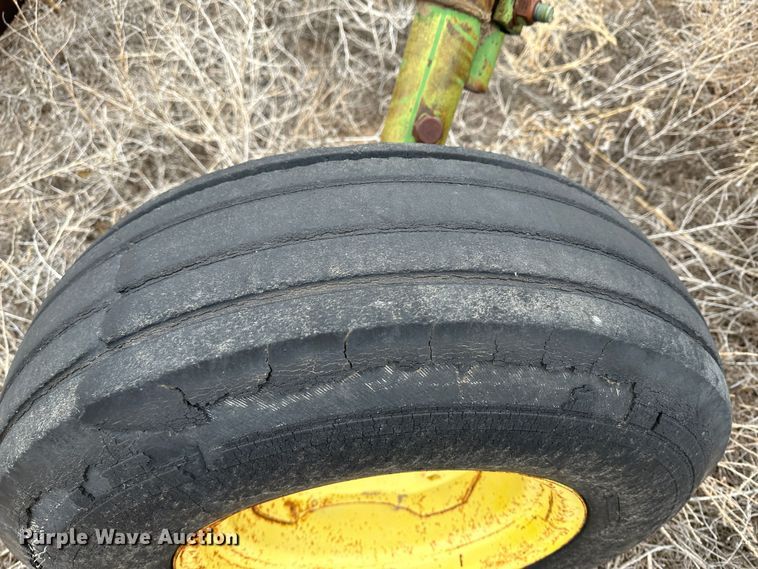 image for item LT9457 John Deere 3600  plow