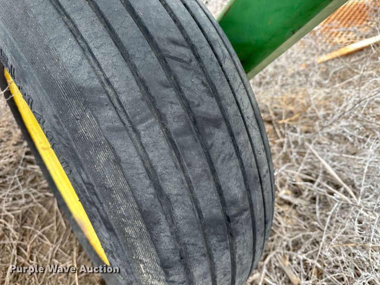 image for item LT9457 John Deere 3600  plow