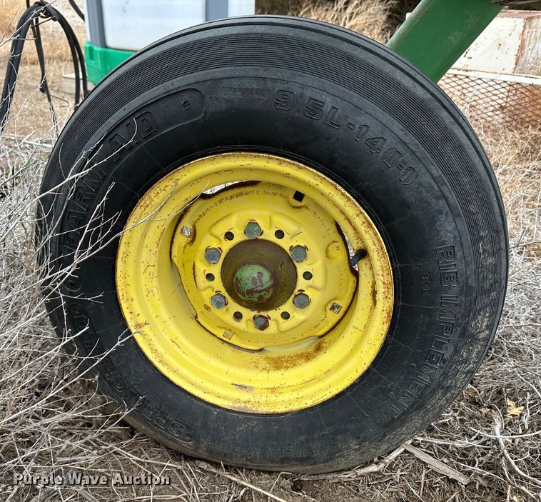 image for item LT9457 John Deere 3600  plow