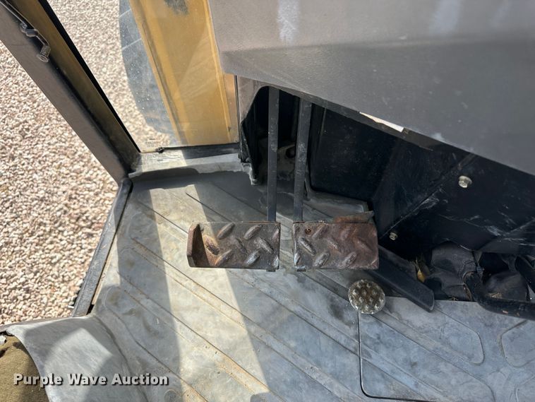 image for item LT9537 1997 New Holland 545D  industrial tractor