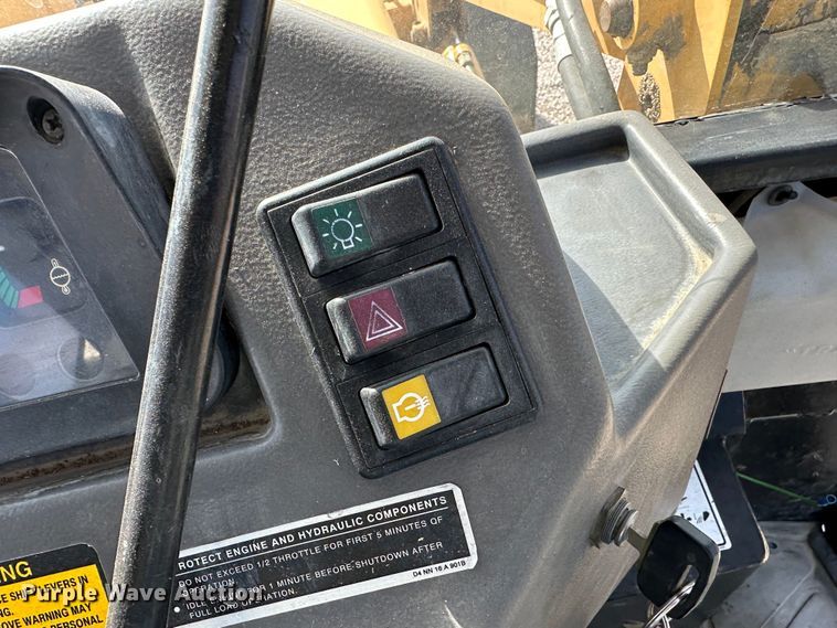 image for item LT9537 1997 New Holland 545D  industrial tractor