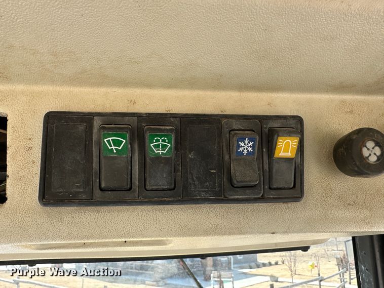 image for item LT9537 1997 New Holland 545D  industrial tractor