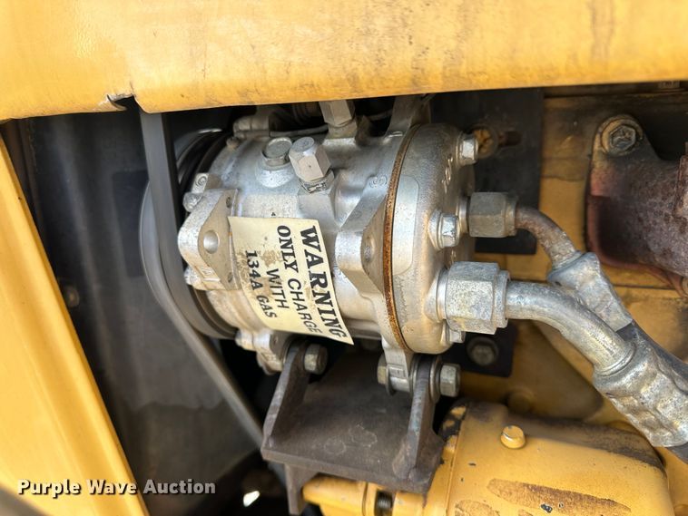 image for item LT9537 1997 New Holland 545D  industrial tractor