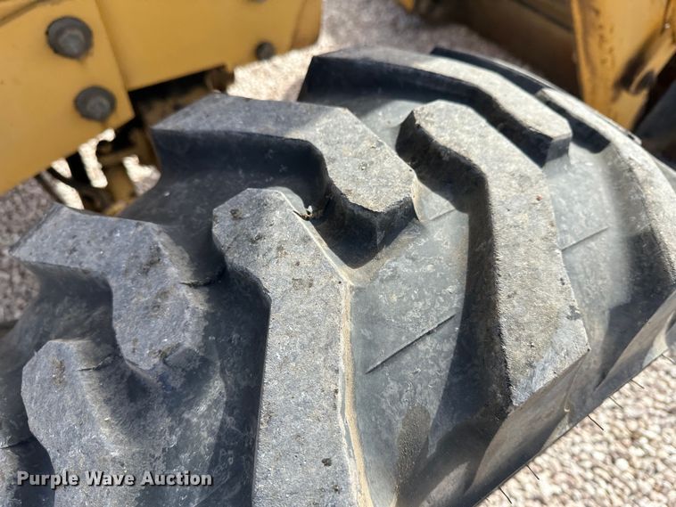 image for item LT9537 1997 New Holland 545D  industrial tractor