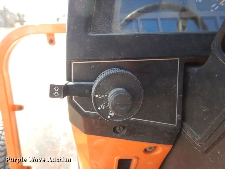 image for item MC9810 2001 AGCO ST40  MFWD tractor