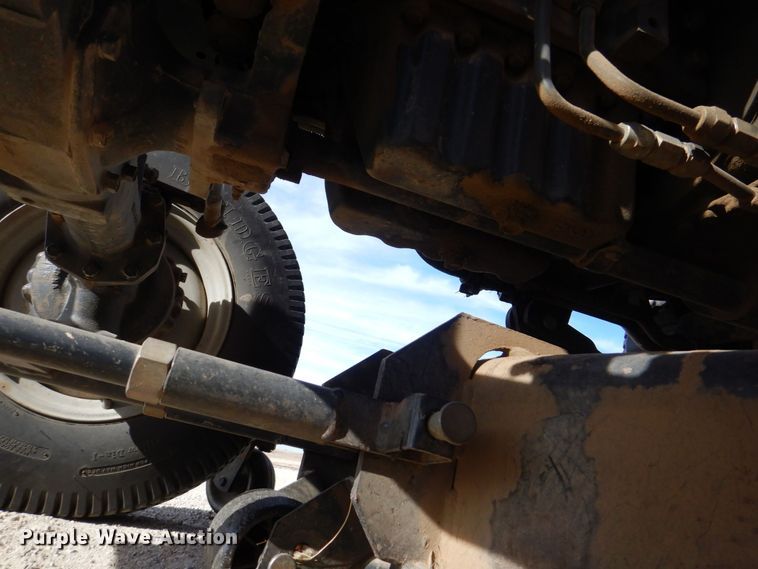 image for item MC9810 2001 AGCO ST40  MFWD tractor