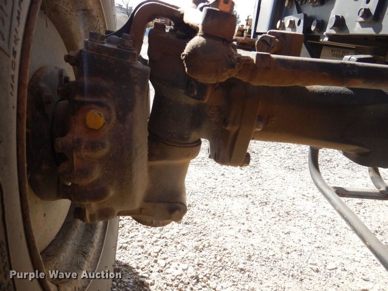 image for item MC9810 2001 AGCO ST40  MFWD tractor