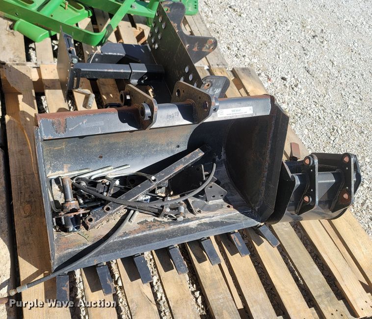 image for item ME9041 John Deere  tractor attachments