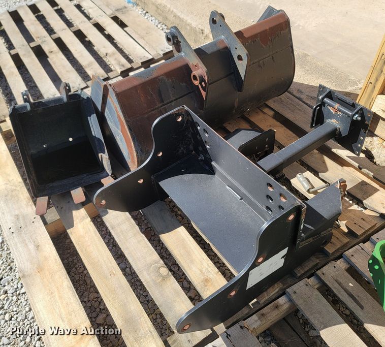 image for item ME9041 John Deere  tractor attachments